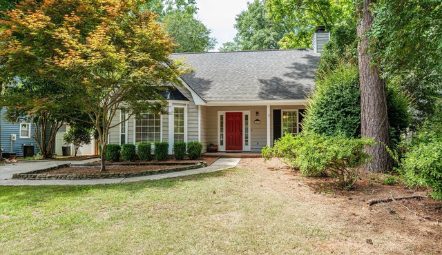 1 mile from the Masters, Augusta National Golf Course, close to everything