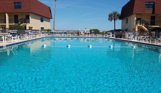 117 Cocoa Beach Club Direct Oceanfront Next to Pier, Dog Friendly