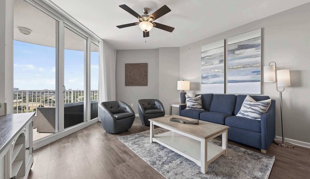 11th Floor Condo with Resort Amenities