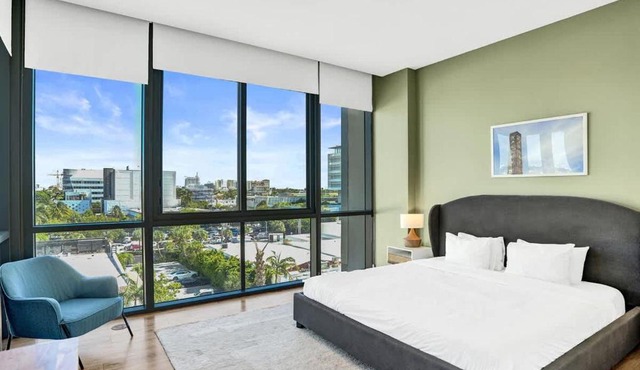 17WEST Spacious 2BR Apartment with Balcony 510
