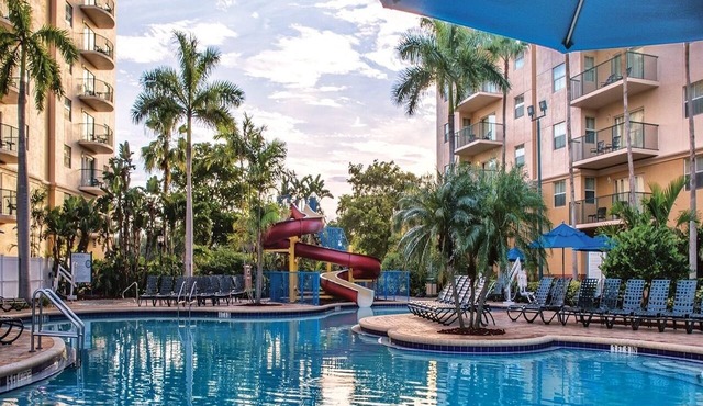 1br Deluxe Palm Aire Adventures-Royal & Queen Palm