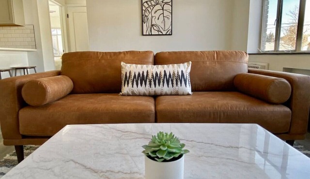 1st Floor Modern 2BR - Cherry Creek