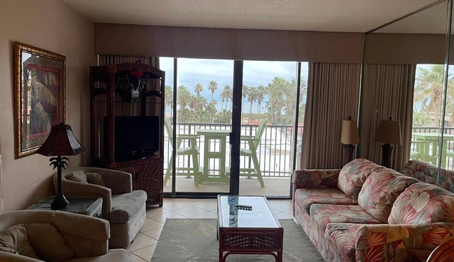 2 Bedroom 2 Bathroom Condo #305 - Beachfront Property – Perfect for Families
