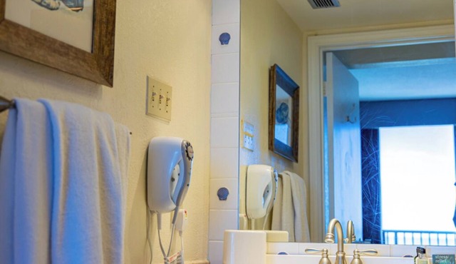 2 Bedroom 2 Bathroom Condo #907 - Beachfront Property – Perfect for Families