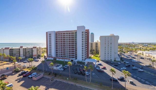 2 Bedroom 2 Bathroom Condo #909 - Beachfront Property – Perfect for Families