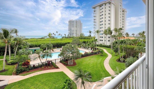 2 bedroom Beachfront condo w/wet bar - CL0102
