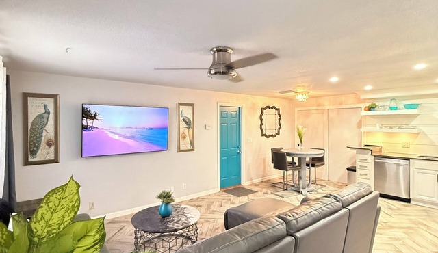 2-bedroom duplex styled home in Port Orange with private parking and entrance.