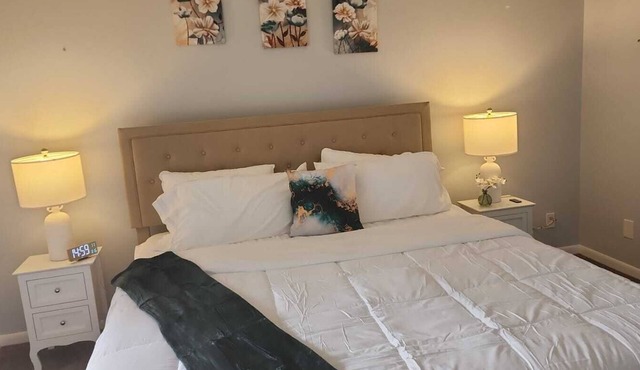 2-BR Apt in Deerfield Beach with AC, Free wifi and Free parking near Golf Course