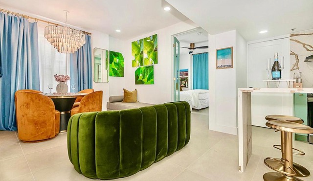2-Min to Beach, Upscale Enclave