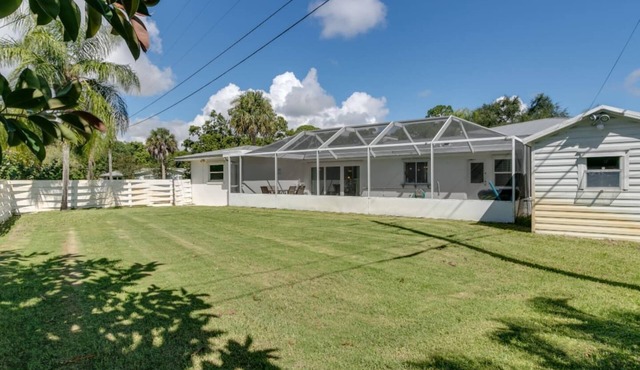 2 Pool Homes-10BD/6BA-Sleeps 30 Game Rm 20mi USSSA