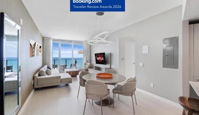 25 min to FIFA! EXCLUSIVE RESORT - OCEANFRONT 2BD 2BA CONDO, HiGH FLOOR, ROOFTOP POOL AND HOT TUB, STEPS TO BEACH