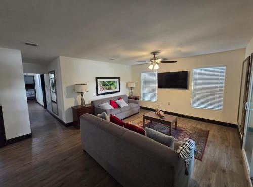 2Bed 2Bath Lake Front Jewel