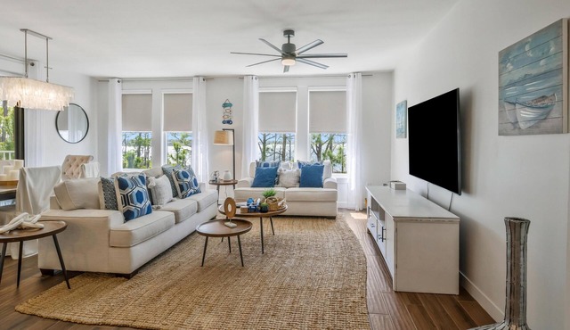 2BR/2BA Bayfront Bliss ~ Bahia Condo ~ Golf Cart!
