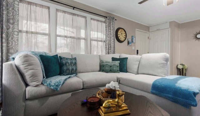 2BR Close to Attractions No Stairs World Cup Ready
