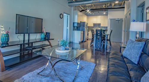 2BR Fully Furnished Apartment in Midtown Atlanta apts