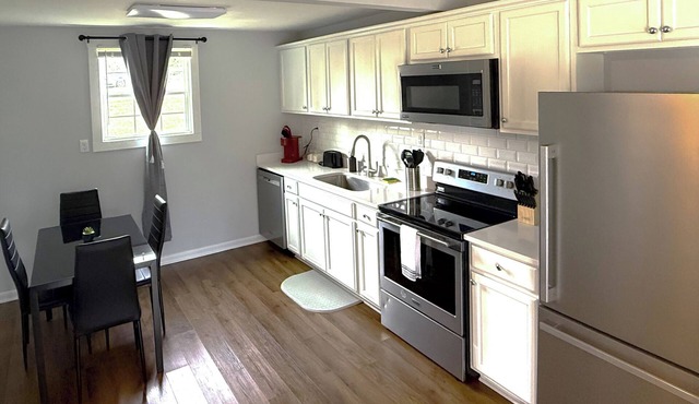 2BR in Desirable North Hills Neighborhood