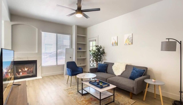 2BR Kierland Commons Golf Oasis by CozySuites!
