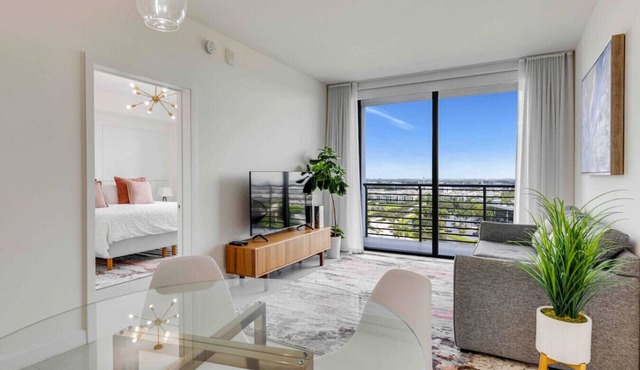 2BR Luxury Stay | Downtown Doral’s Best Location