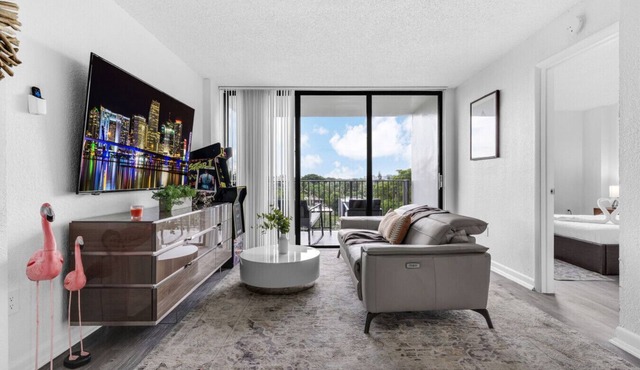 2BR Near Haulover Beach | Pool + Free Parking
