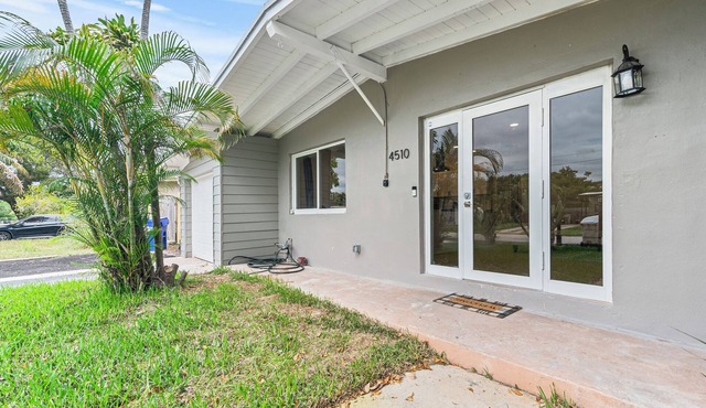 3-bedroom house in pleasant Pompano Beach with AC, WiFi