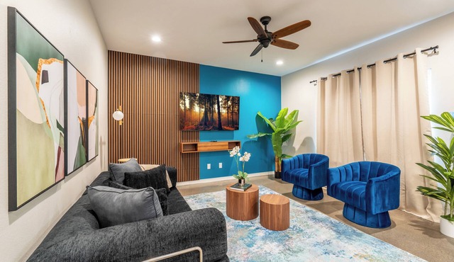 3-bedroom Townhome with High Speed WIFI