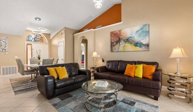 3 Bedrooms/2 Bathrooms/Eagle Pointe (573EP)