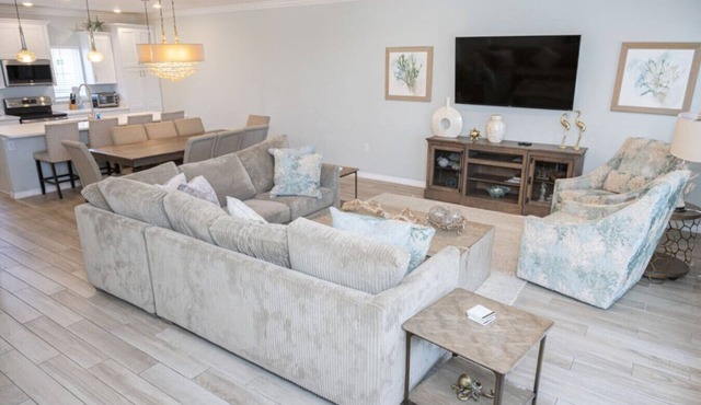 3 br, gulf view, beach club, pools, gym, hot tub