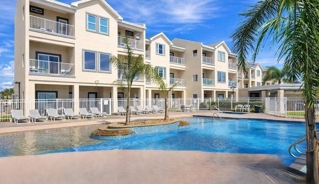 * 3 level luxury Beachlike Pool * Killer Sunsets