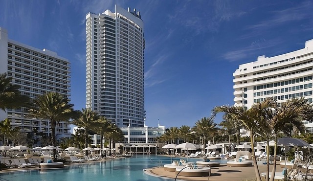 3 x Sorrento Oceanview One Bedroom at Fontainebleau Miami Beach