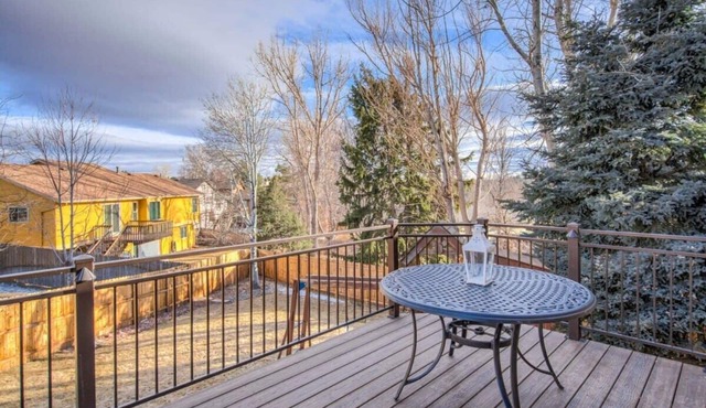 3BD Quiet Suburbs Restaurants & Parks