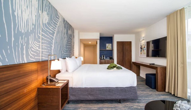 4 Beachside Suites | Near Shopping & Cultural Landmarks | Poo Access | Parking