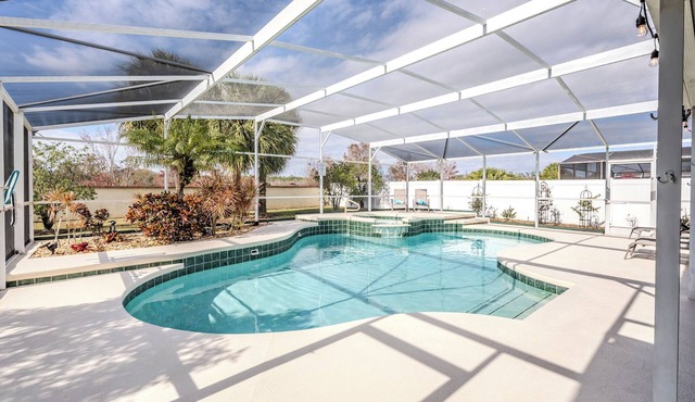 4 BEDROOM/3 BATH WITH PRIVATE POOL, CLOSE TO DISNEY/FOUR CORNERS/KISSIMMEE