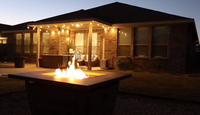 4-bedroom house in adorable Midland with cool AC comfort