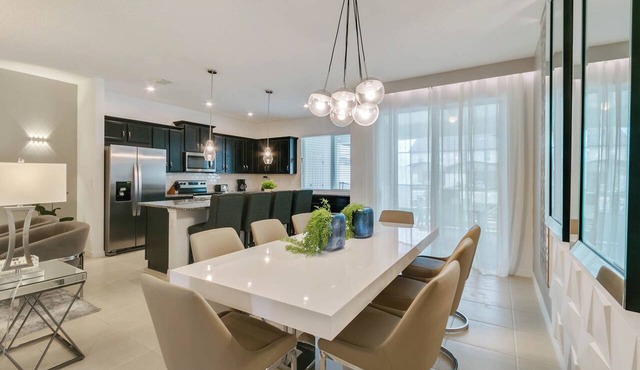 4 Bedrooms/4.5 Bathrooms/Solara (8964 AD)
