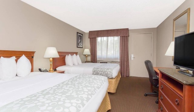 4 Great Units in the St Augustine Historic Downtown! Onsite Pool, Free Parking