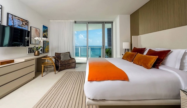 4 Relaxing Sites With Pool, Sauna & Beach Access, Outdoor Pool, Kitchen!