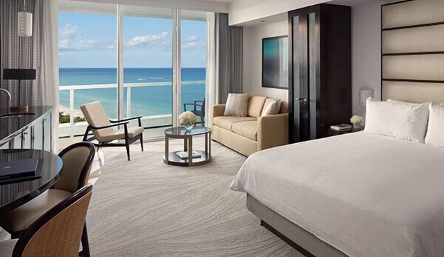 4 x Sorrento Oceanview Jr. Room w/King Bed at Fontainebleau Miami Beach