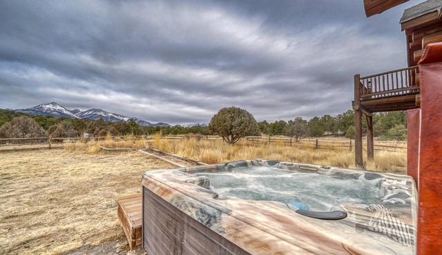 40 Private Acres Dog-Friendly Hot Tub