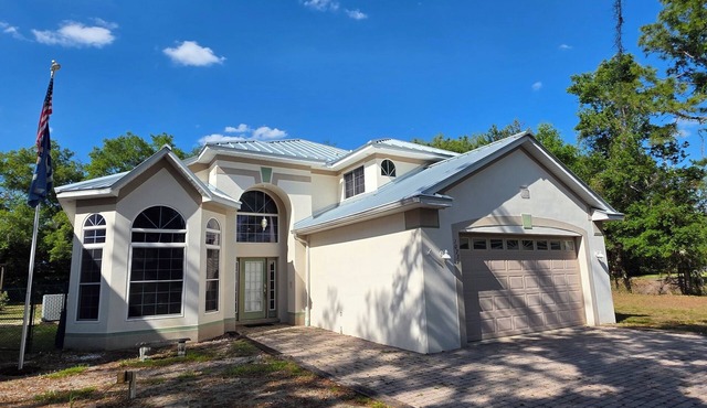 4BR-3.5BA Home, 2 car garage, gated community, fenced yard, pet friendly.