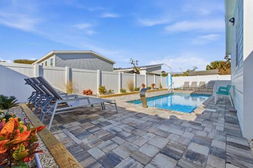 4BR Coastal Pool Cottage Golf Cart Kayaks