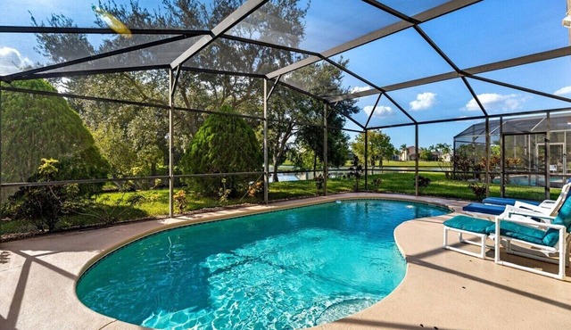 4BR Lake View Villa, West Pool, Gated, Near Disney