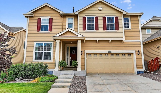 4BR+ Office+Softball+ Downtown+ Tesla charger. Parking garage in Arvada