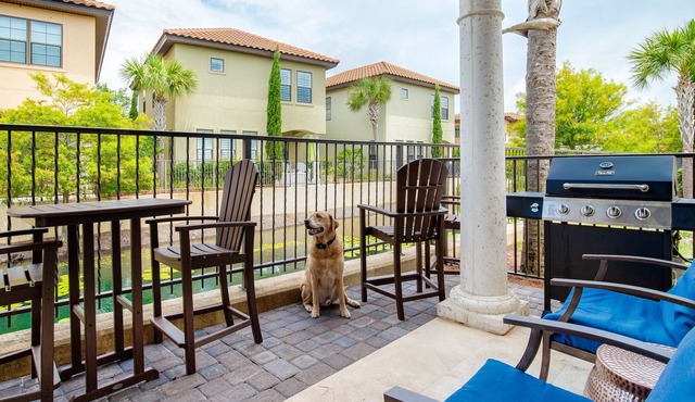 6-Seat Golf Cart ~ Pet Friendly ~ Community Pool