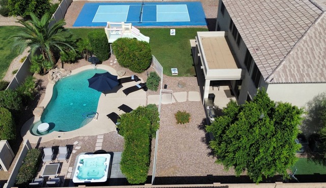 6BR/5BA, heated pool, large yard, pickleball, pool table, and games galore!