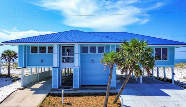 6BR Gulf Front Beach House | Sleeps 20 | Pet-Friendly