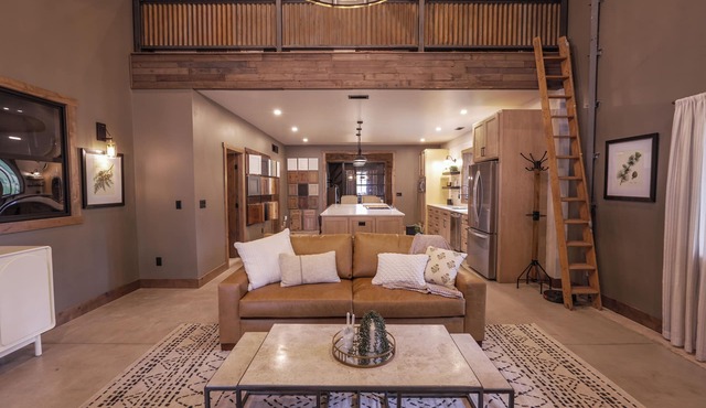 A Delightful Newly Constructed Luxury Studio minutes from central Woodland Park