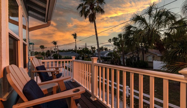 A Hidden Gem Steps to Pass-a-Grille Beach-Dog Ok!