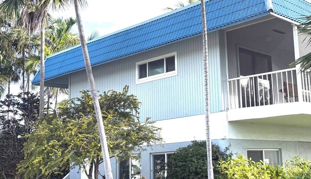 Adorable 1 bedroom apartment on canal beach access in vibrant Islamorada