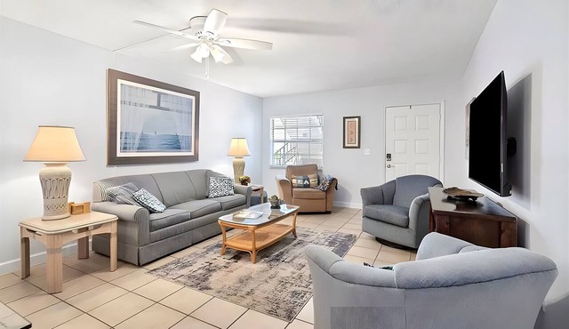 Affordable Relaxation at Palm Manor