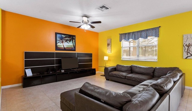 ✦ Affordable Villa ✦ w/Private Pool & Nearby Disney✦